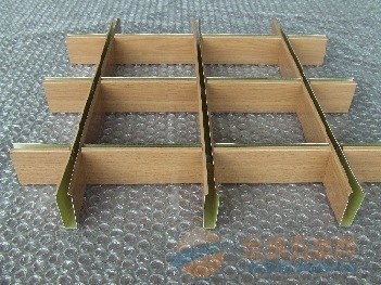 如何区分铝塑板与钢塑板