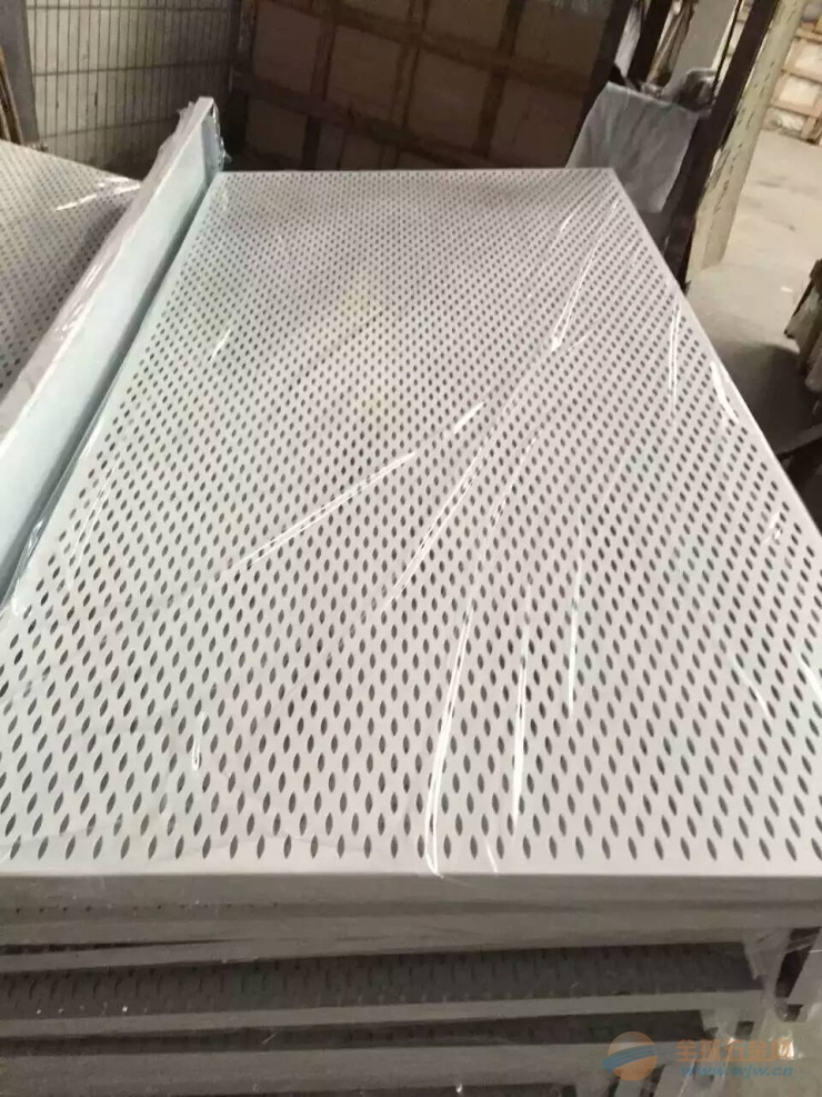 启辰4s店展厅镀锌天花