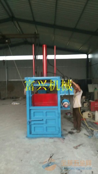 汽车压扁机，重塑废旧汽车的未来工艺，汽车压扁机，重塑废旧汽车的未来工艺