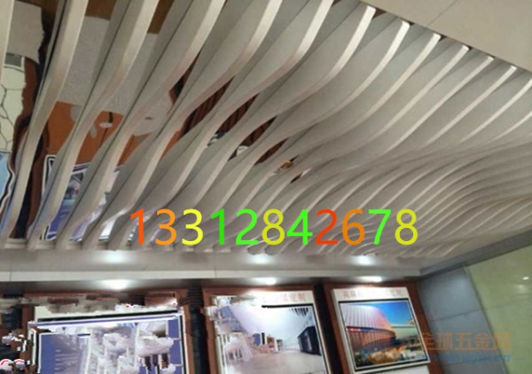 金属建材-弧形铝方通