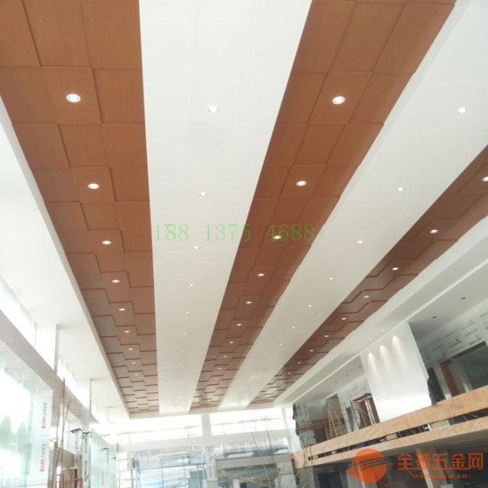 广本汽车4S店白色金属板,展厅吊顶专用木纹铝