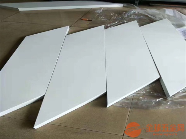 镀锌钢板天花/启辰4s店展厅吊顶/银灰色幕墙板装饰