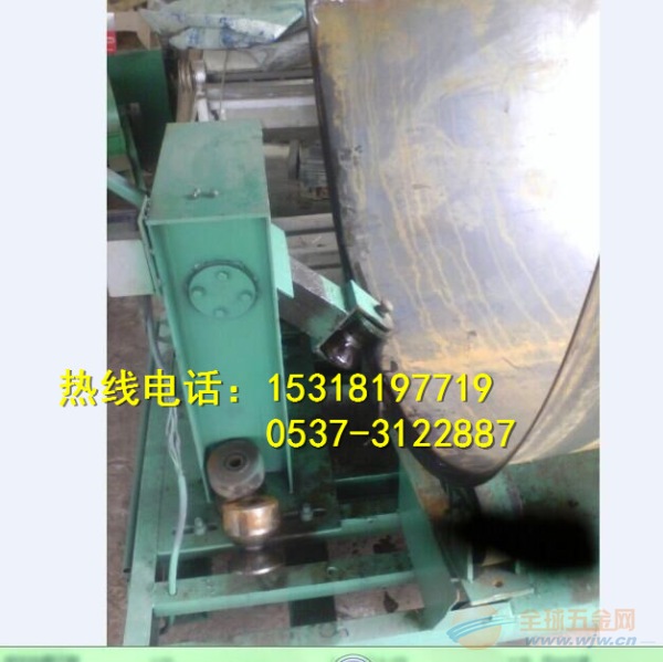 。该机操作简便,更换模具快捷。能耗低,效率高,一人操作即可完成风筒翻边制作。另该机还可完成集风器旋压成型,是风管、风机制造行业的理想设备。 1.产品介绍:风筒翻边机是我公司在风机制作行业设计的专用设备,广泛适用于轴流风机,消防风机,消防风管,排烟风管,锅炉风管,环保设备筒体,搅拌站罐体等的直筒翻边或者直筒翻边等。 2.