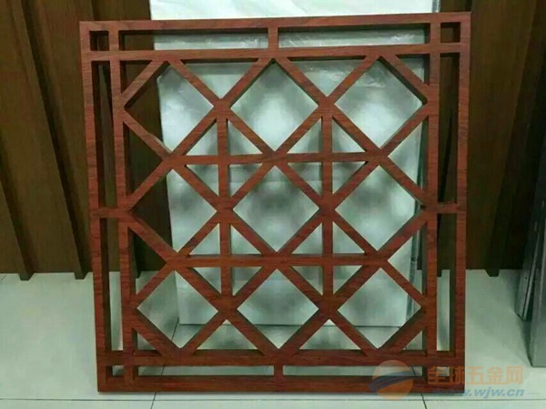 雕花铝天花板