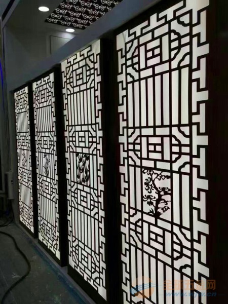 镂空雕刻铝窗花