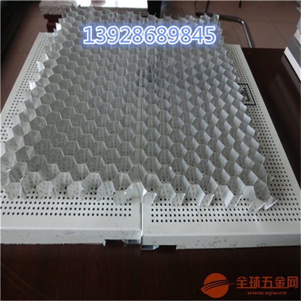 蜂窝板是什么材质做成的 IMG180124090838258772.jpg