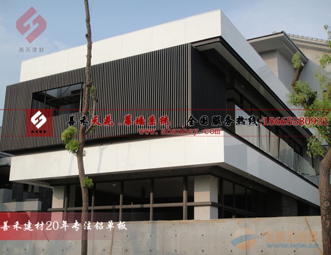 新店装修天花吊顶、幕墙铝方通,木纹铝方通,铝方通价格 铝方通,木纹铝方通