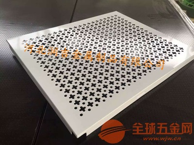 彩钢穿孔压型钢板 虽然过长的混响时间会降低厅堂内的语言清晰度,影响听闻