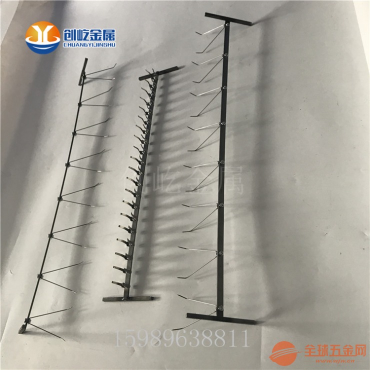 手工喷涂铁条挂具喷油挂具照片涂装治具弹性片挂具设计