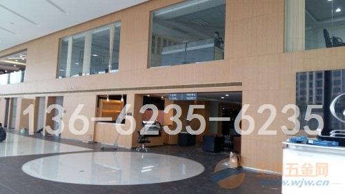 雷克萨斯展厅墙边仿木纹铝板厂家要多少钱一平? 雷克萨斯木纹转印铝板