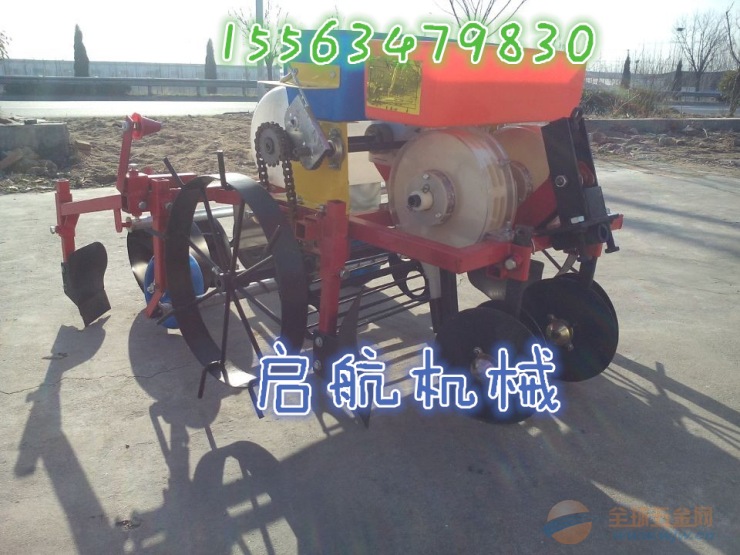 花生施肥播种喷药覆膜播种机 花生腹膜机 高效率起拢覆膜机性能 多功能喷药覆膜机
