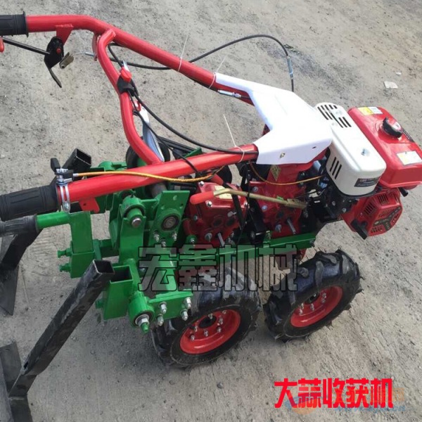 双变速箱起蒜机 起蒜机价格 手扶拖拉机带动的拔蒜机 双变速箱起蒜机 起蒜机价格 手扶拖拉机带动的拔蒜机